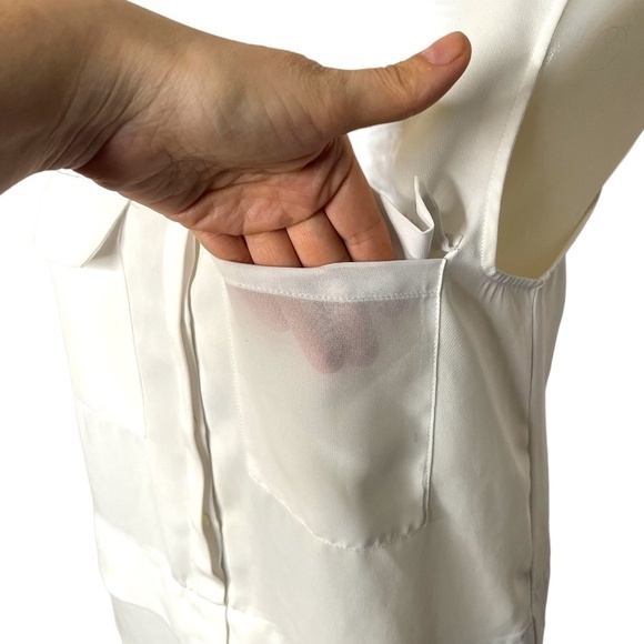 White Chiffon Sleeveless Blouse With Cargo Pockets 🤍 - Picture 3 of 8